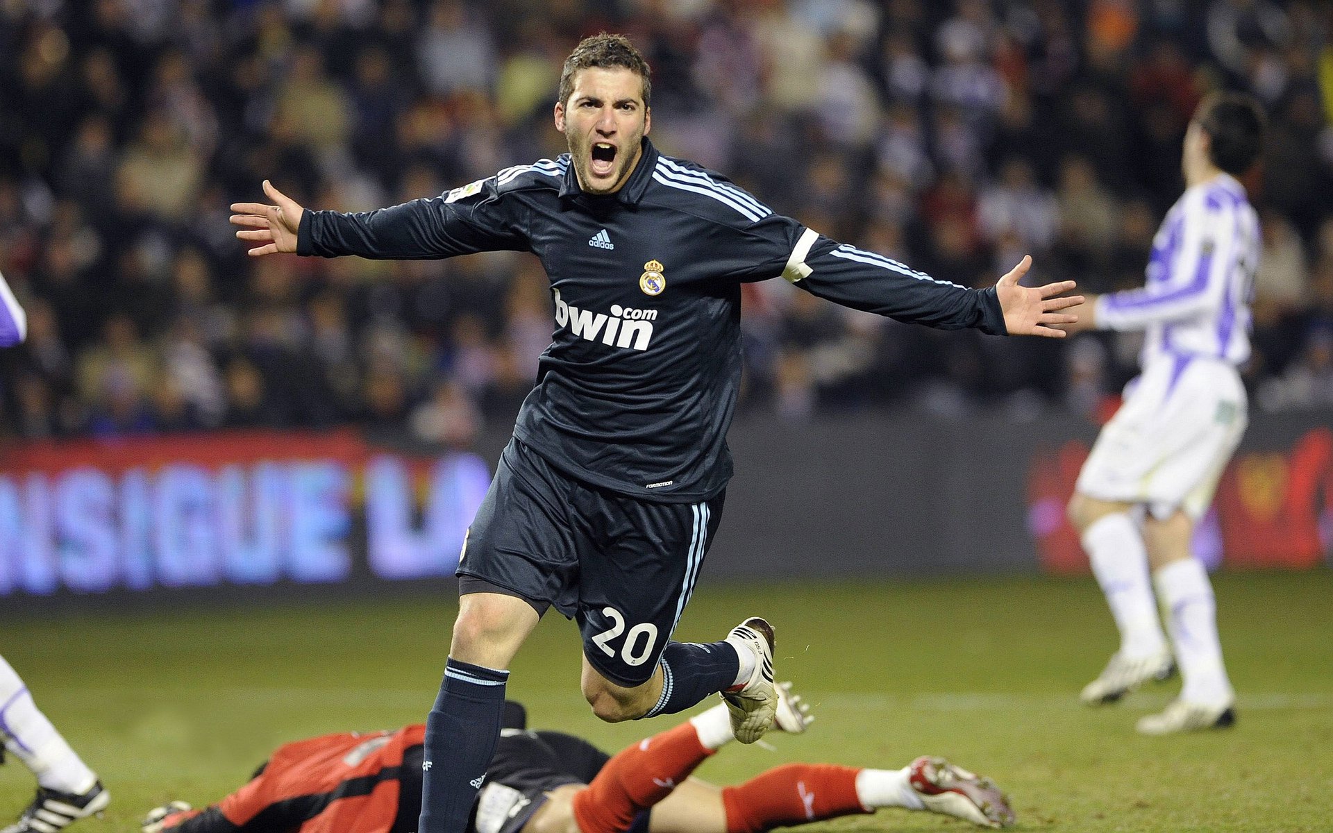 体育新闻中心突发专题上线，体育新闻2021