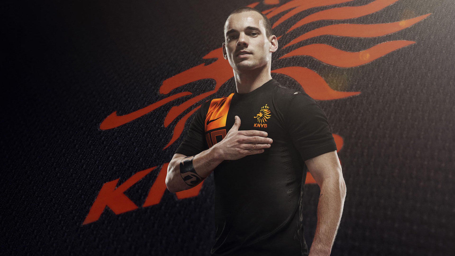 欧冠女性裁判首秀：女主裁冷静执法获各方好评